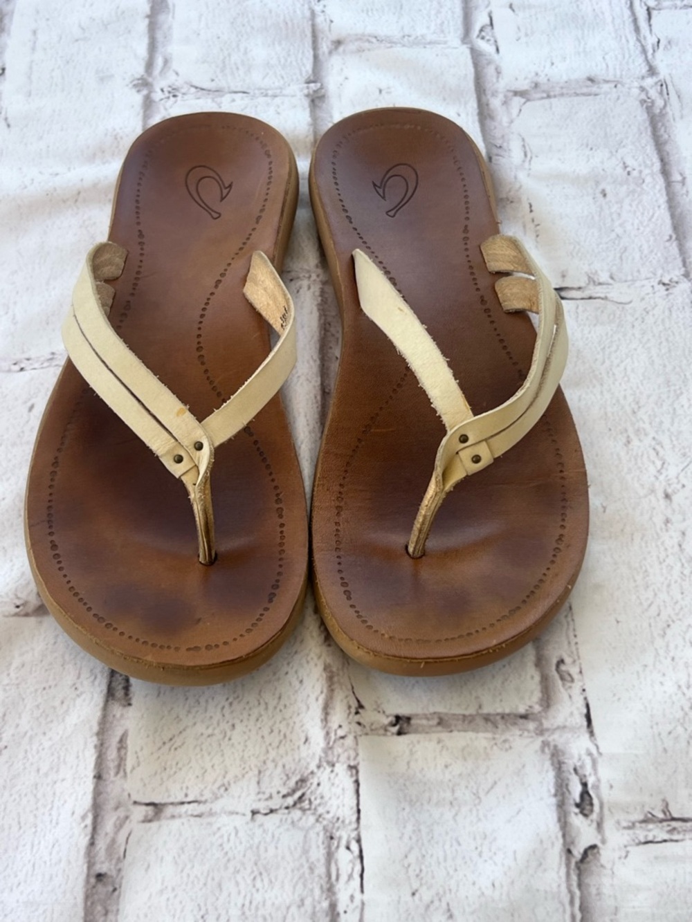 OluKai Women's Kāpehe Luana Leather